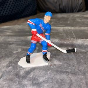 New York Rangers Wayne Gretzky Figurine
